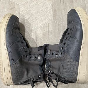 Men’s Nike SF Air Force 1 gray utility shoe 8.5 leather. No laces. Gently used.